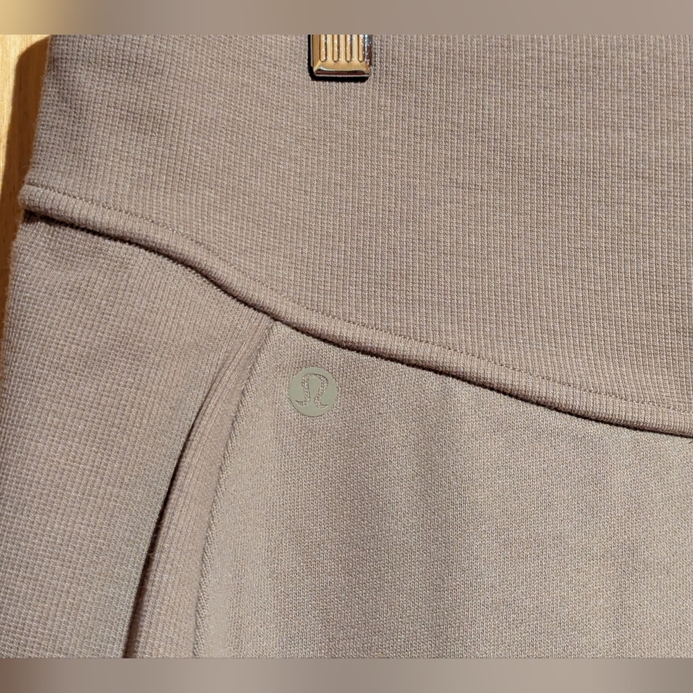 Lululemon NEW Scuba High-Rise Mini Skirt Taupetastic Sz XL - Picture 5 of 11